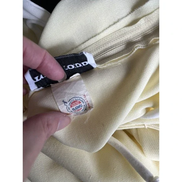 Vintage 1960s-1970s Pale Yellow Short Sleeve Knit Dress Size Medium - Picture 9 of 9